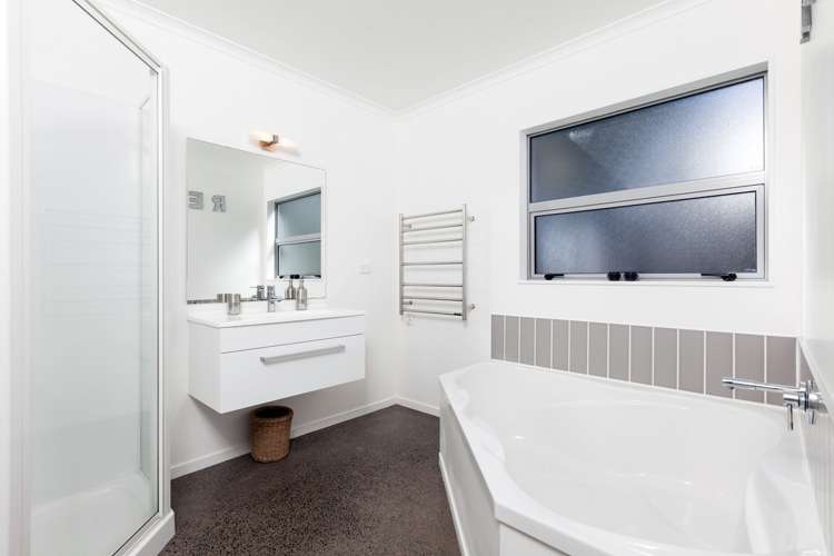 17a Manukaka Heights Hurdon_17