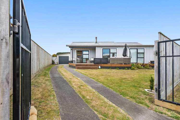 1 Colenso Place ōtaki Beach_26