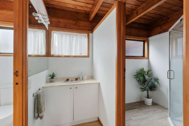 5 Lancelot Road Orewa_21