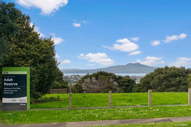 12a Girrahween Drive Totara Vale_13