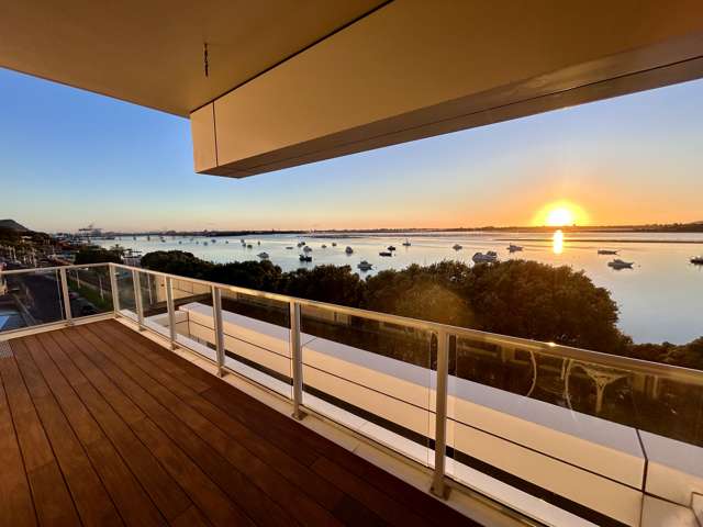 Central city with panoramic views - Must be Sold!