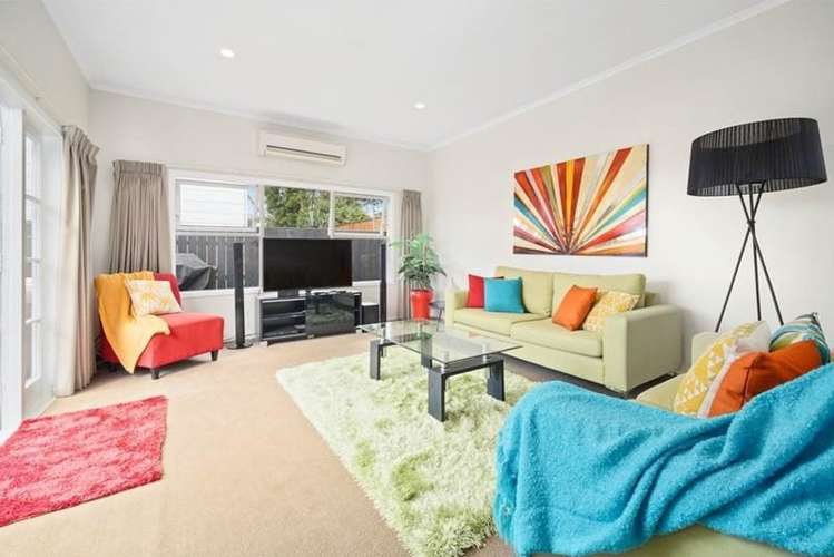 8 Arrow Road 10877_1