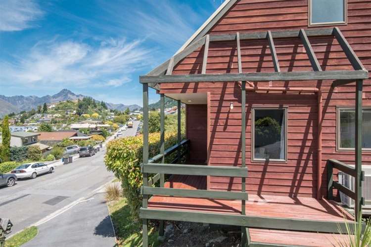 60a Wynyard Crescent Fernhill/Sunshine Bay_24