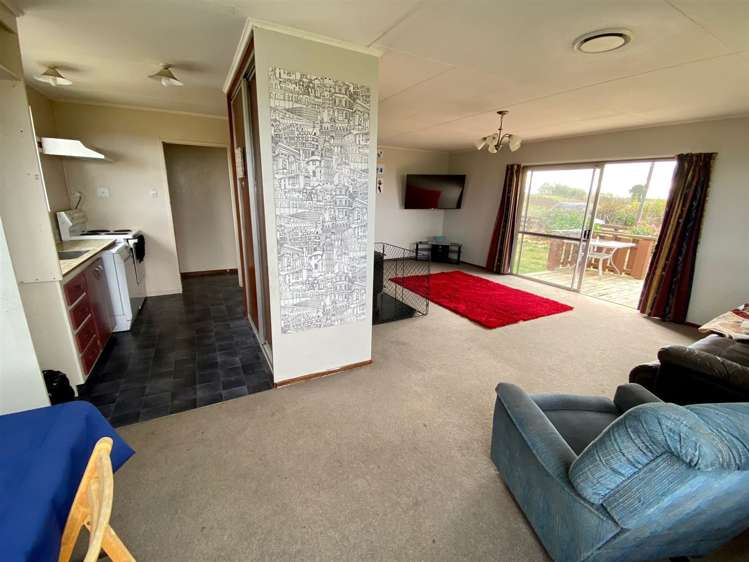 86 Totara Island Road Clinton and Surrounds_15