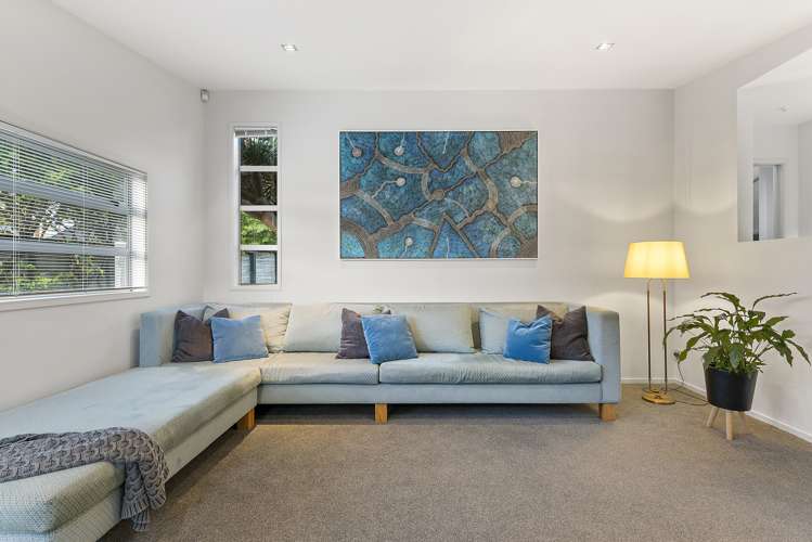 3 Dressage Lane Greenhithe_12