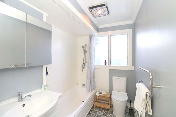 400 North Road Waikiwi_24