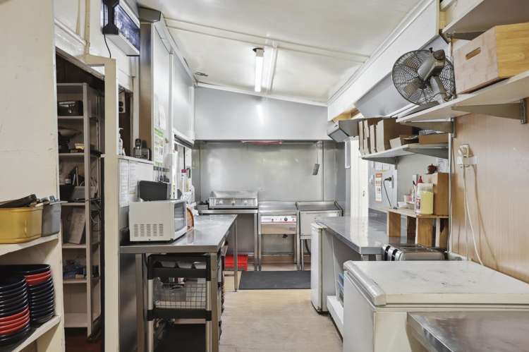 1194 Huia Road Huia_11