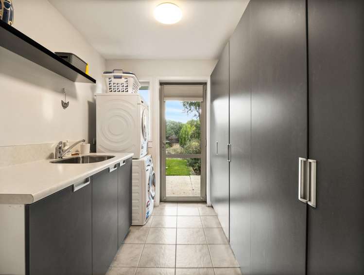 10 Glenfinlass Street Company Bay_12