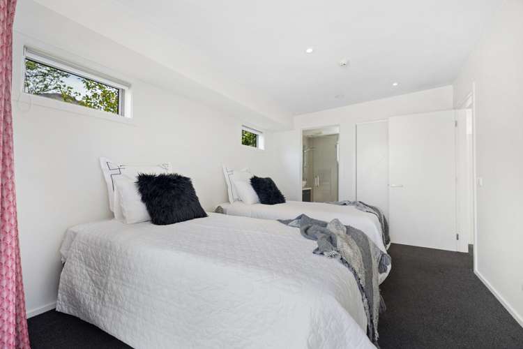 2/15 Melbourne Street Queenstown_16