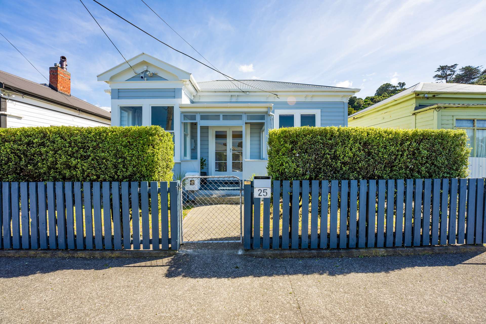 25 Riddlers Crescent Petone_0