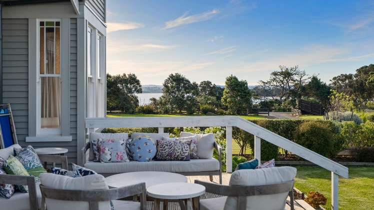 111 Wharf Road Clarks Beach_16