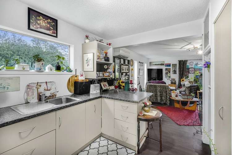 B/15 Saxbys Road Glenview_9