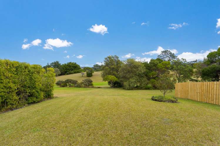 27 Shakespear Road Army Bay_23