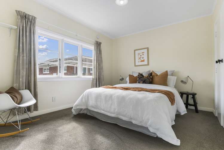 1/263 Glenfield Road Hillcrest_12