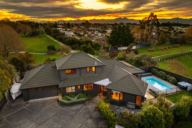 Spacious family home with pool and park access