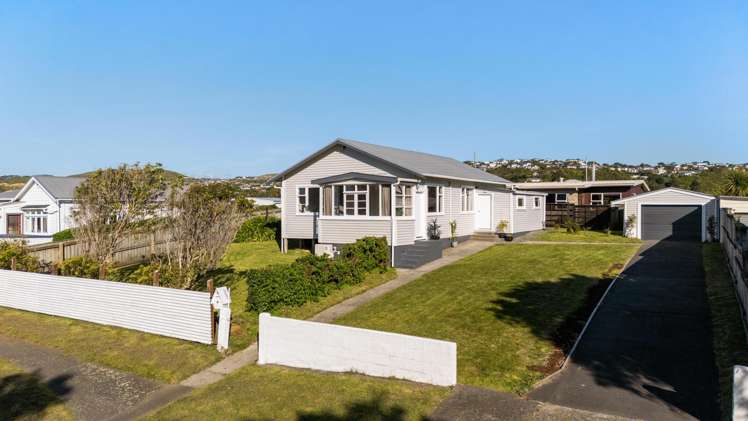 18 Hawtrey Terrace Johnsonville_16