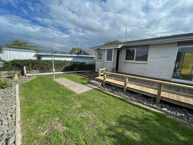 Spacious 3 Bedroom,  Flaxmere Avenue