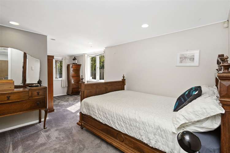 32 Cavendish Square Strathmore Park_17