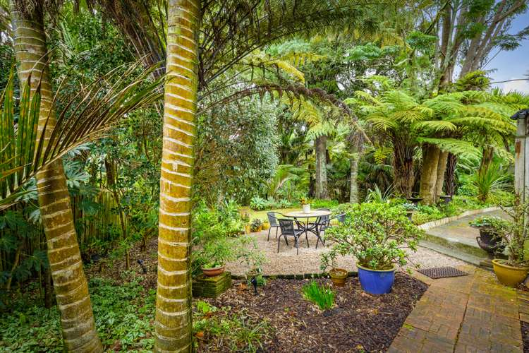 23 Rimutaka Place Titirangi_12