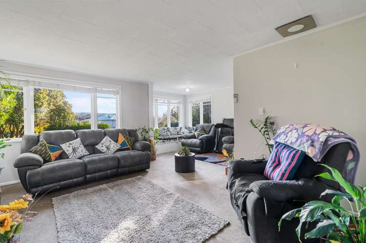 15 Clyde Street Utuhina_3