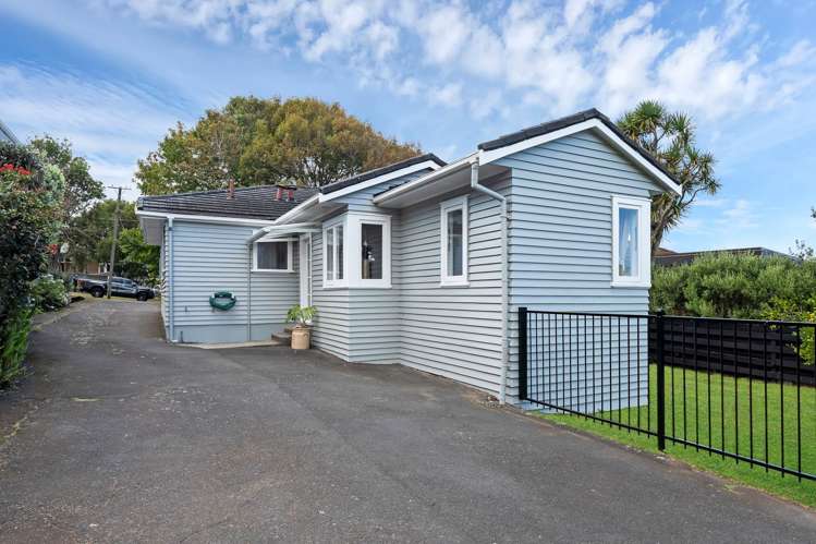 10 Mountfield Terrace Mt Albert_16