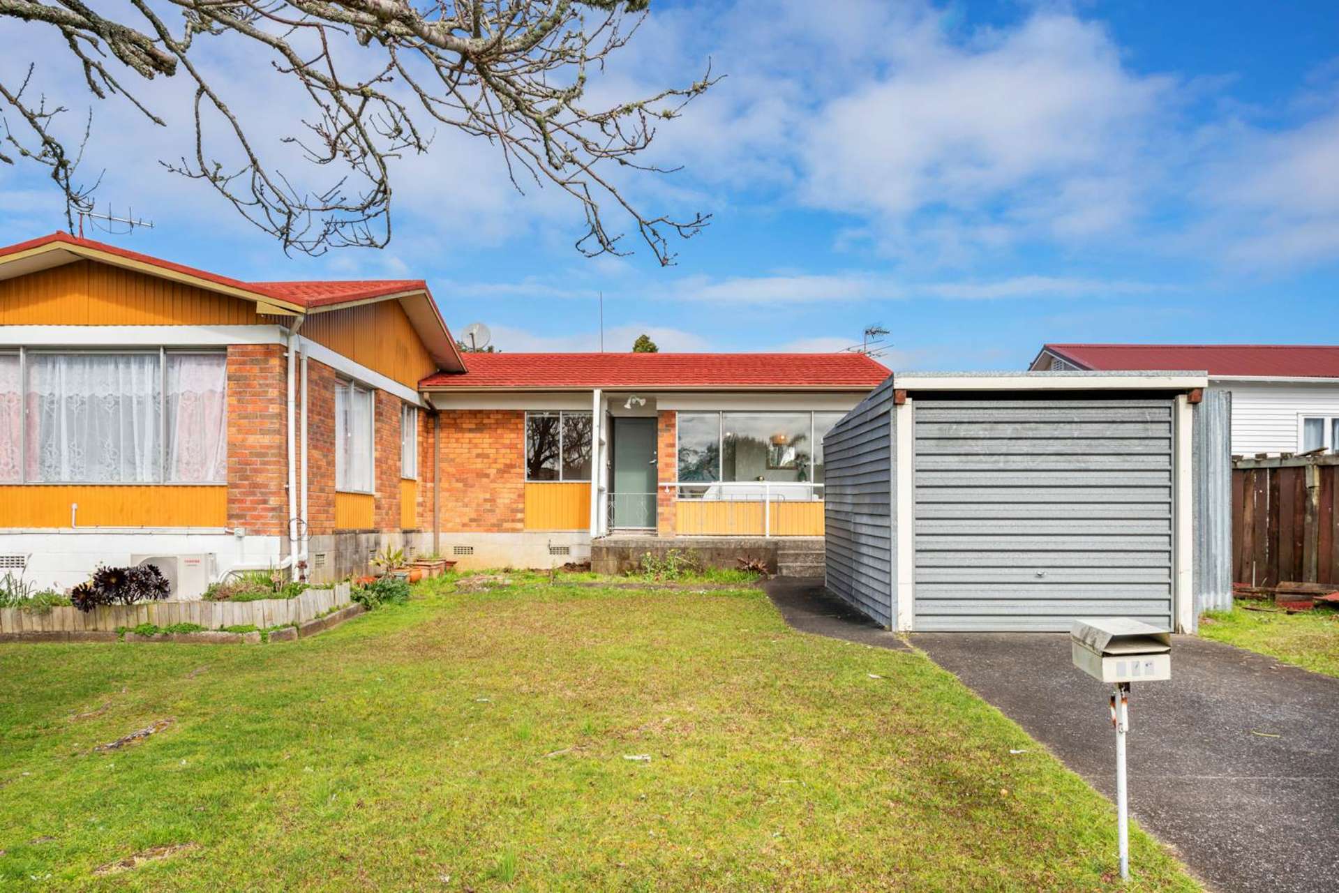 3/2 Mickle Street Te Atatu South_0