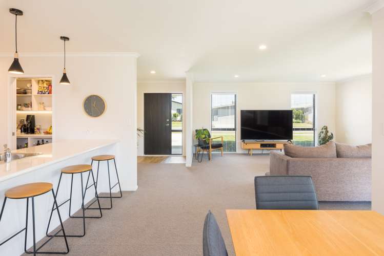 19 Corsair Crescent Burleigh_7