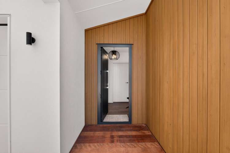 1/11 West Place Greenmeadows_18