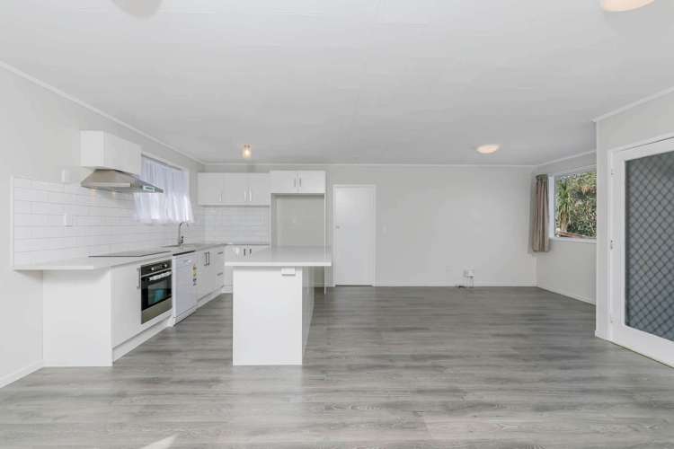 95 Riverpark Crescent Henderson_5