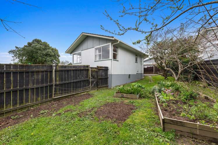 1 Benmore Place Manurewa_14