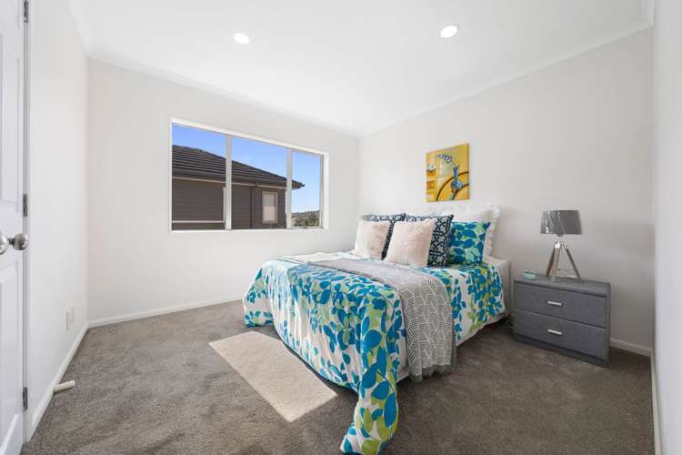 1 Pertosa Drive Flat Bush_18