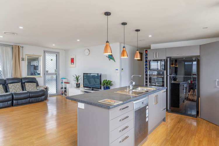 6 Bill Phillip Place Clendon Park_8