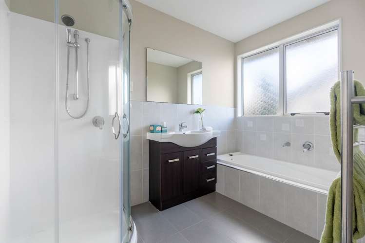 16 Phar Lap Crescent Takanini_19