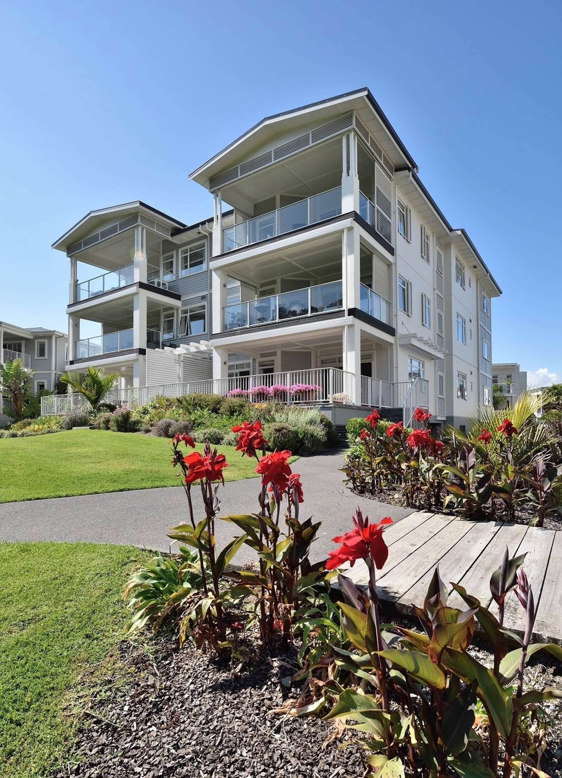 14 Eaves Bush Parade Orewa_0