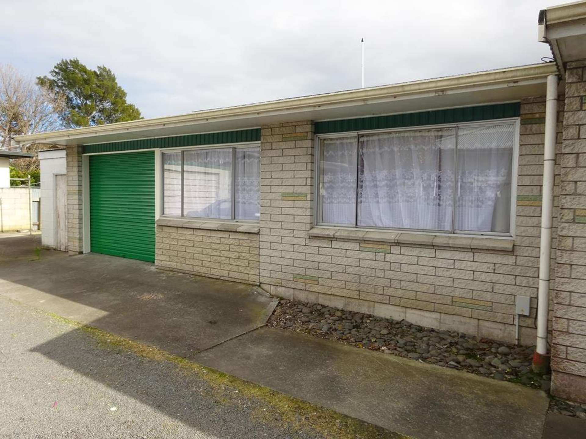 2/1102 Williams Street 10487_0