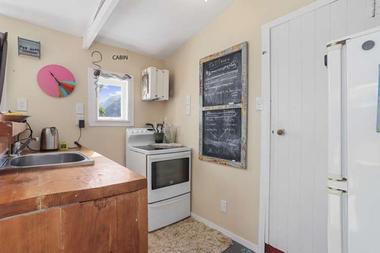 1200 Huia Road Huia_15