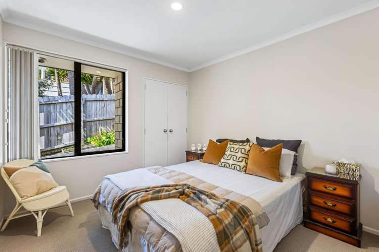 40 Rivervale Grove Stanmore Bay_15