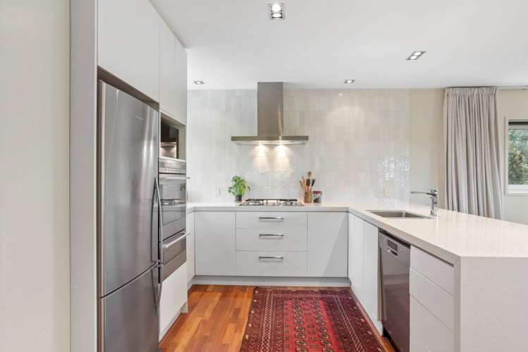 2 Lister Street Point Chevalier_8