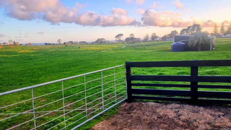 347 Grahams Beach Road Awhitu_8