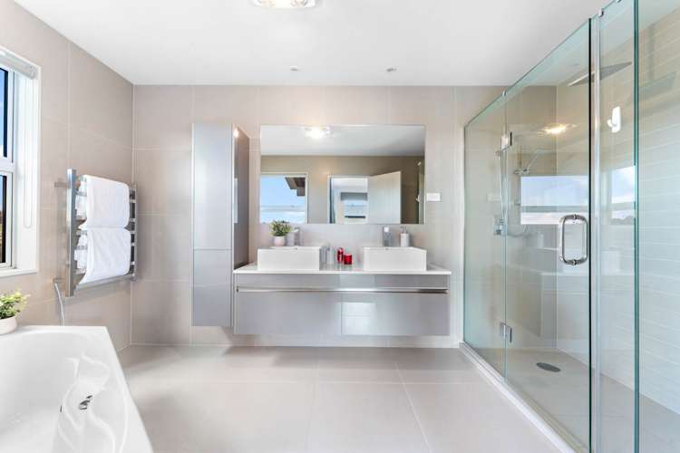 18 Remuremu Street Long Bay_20