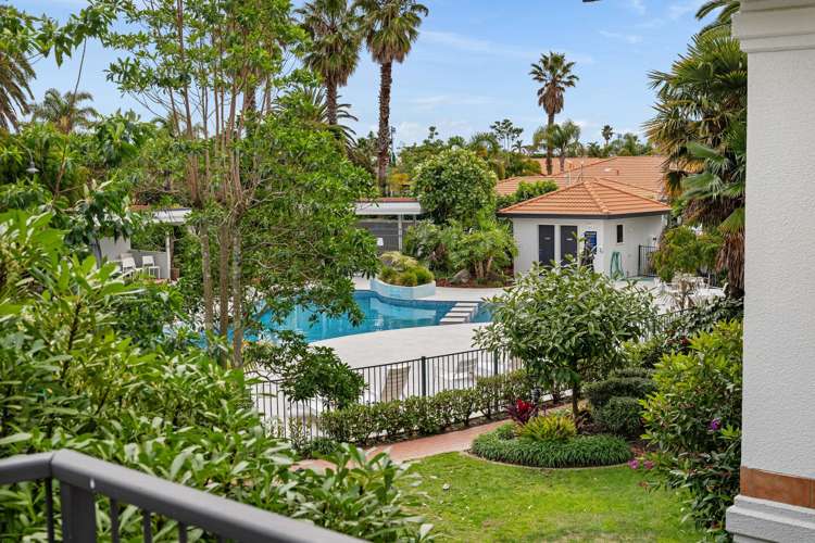 26/111 Santa Monica Drive_0