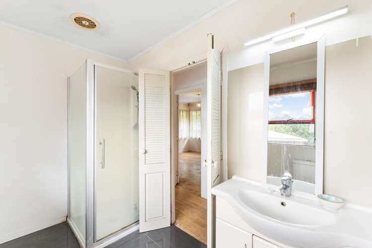 17 Kirrie Avenue Te Atatu South_8