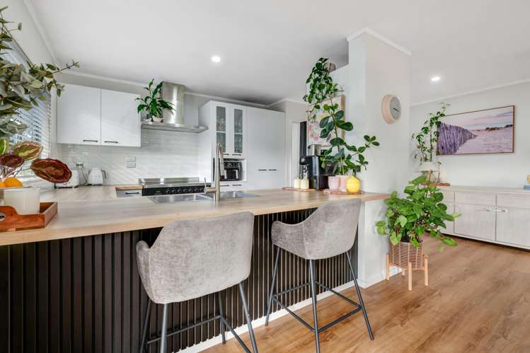 2/1 Langton Road Stanmore Bay_6