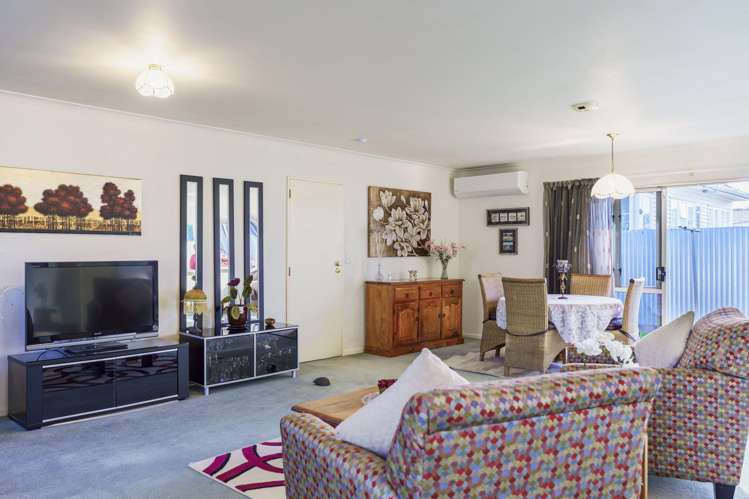 2/50 Nuffield Avenue_1