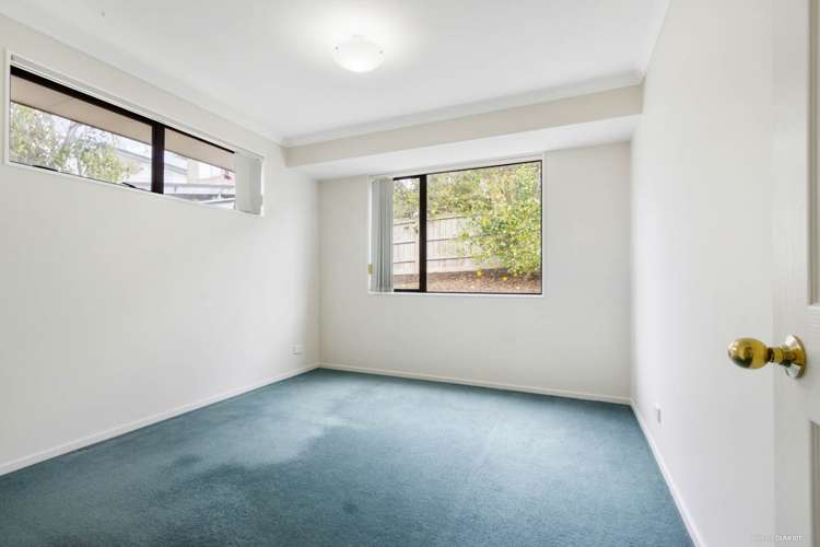 6 Plumstead Rise Glen Eden_12