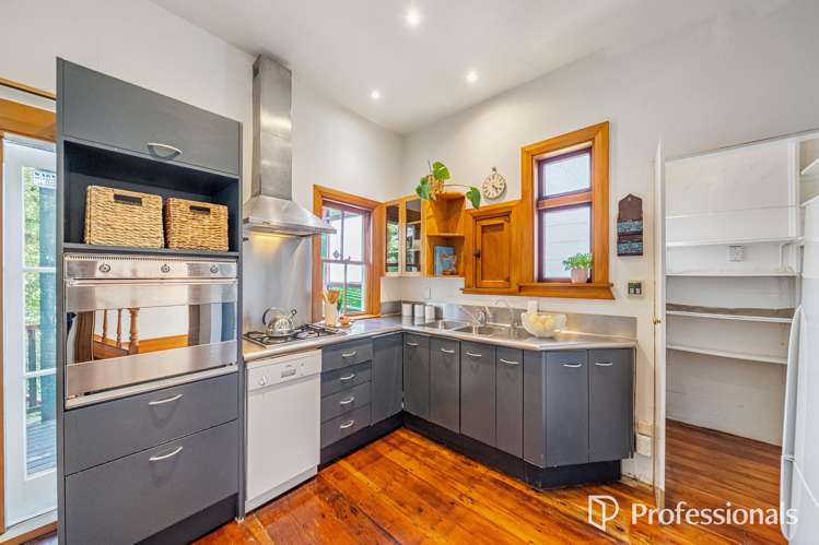 82 Nairn street Mount Cook_6