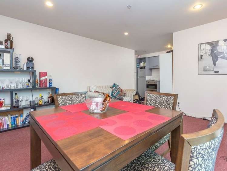 22G/76 Albert Street 10015_1