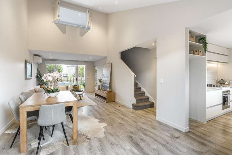 1 Mikoikoi Crescent Mangere Bridge_7