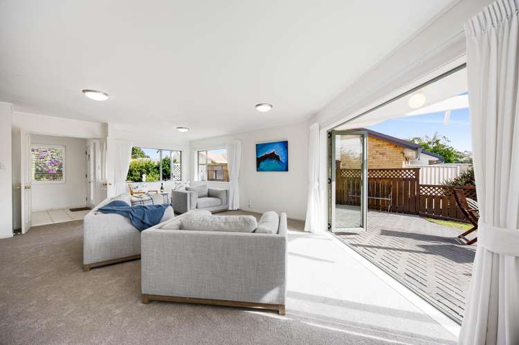 8/23 Lakeside Drive Orewa_7