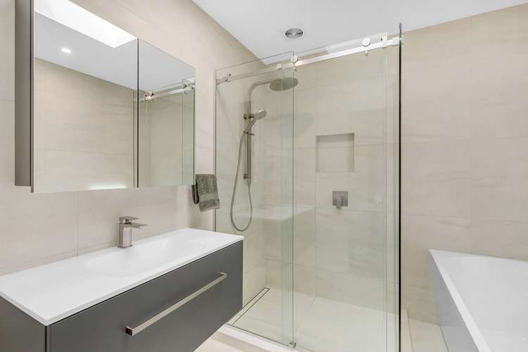 8 Kentucky Street Totara Park_18